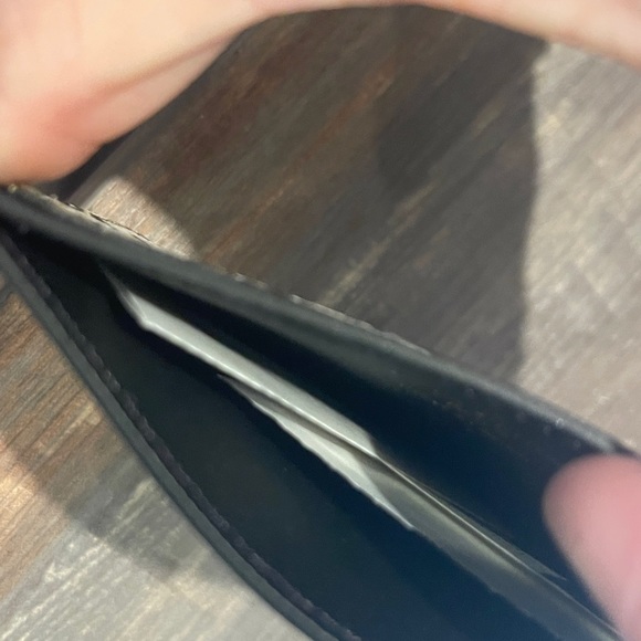 Brand new LV Limited edition card holder 👜 - Picture 4 of 8